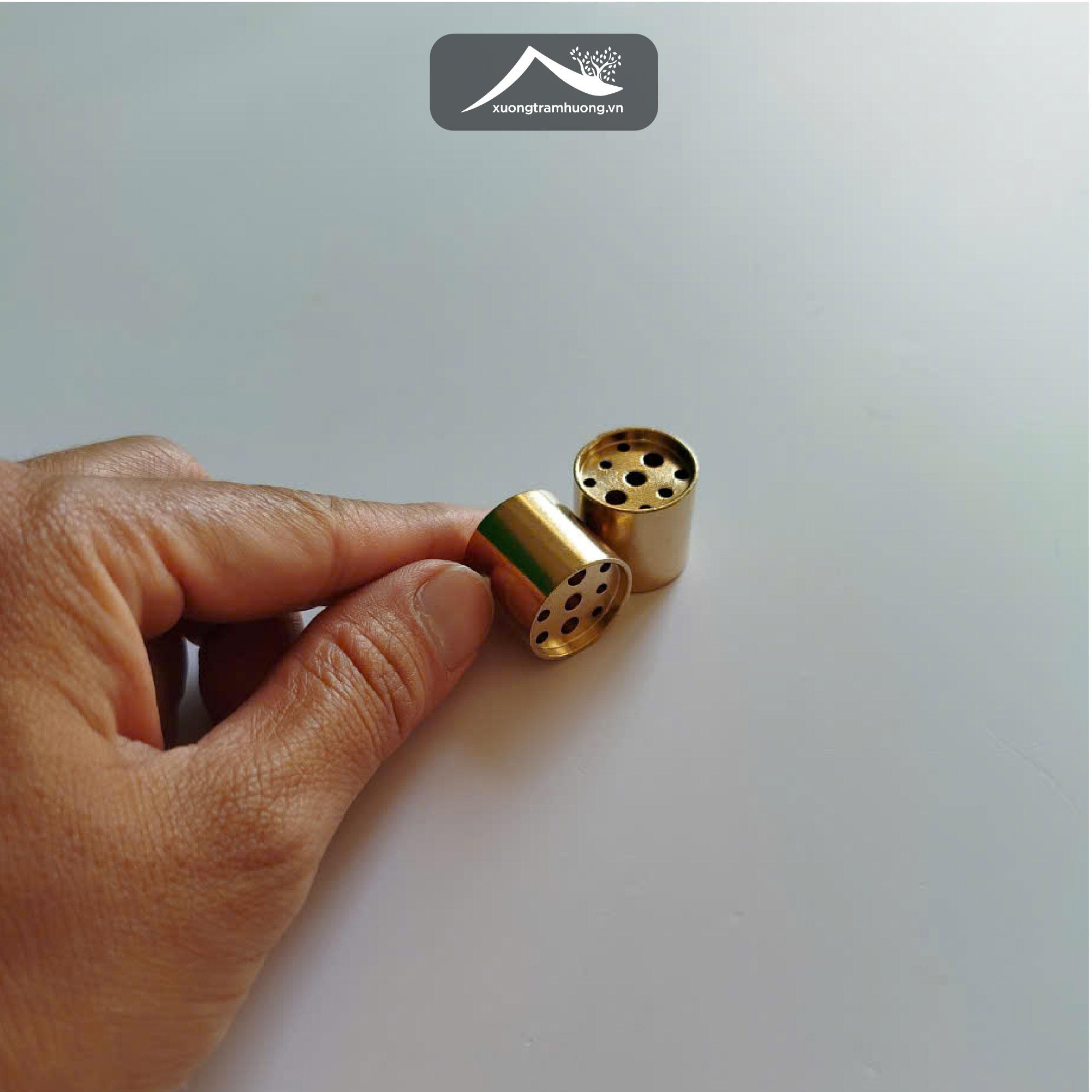 Agarwood Incense Burner Base Made of Ceramic Japanese Pattern Incense Burner for Home Aromatherapy, Purification, Worship, Feng Shui