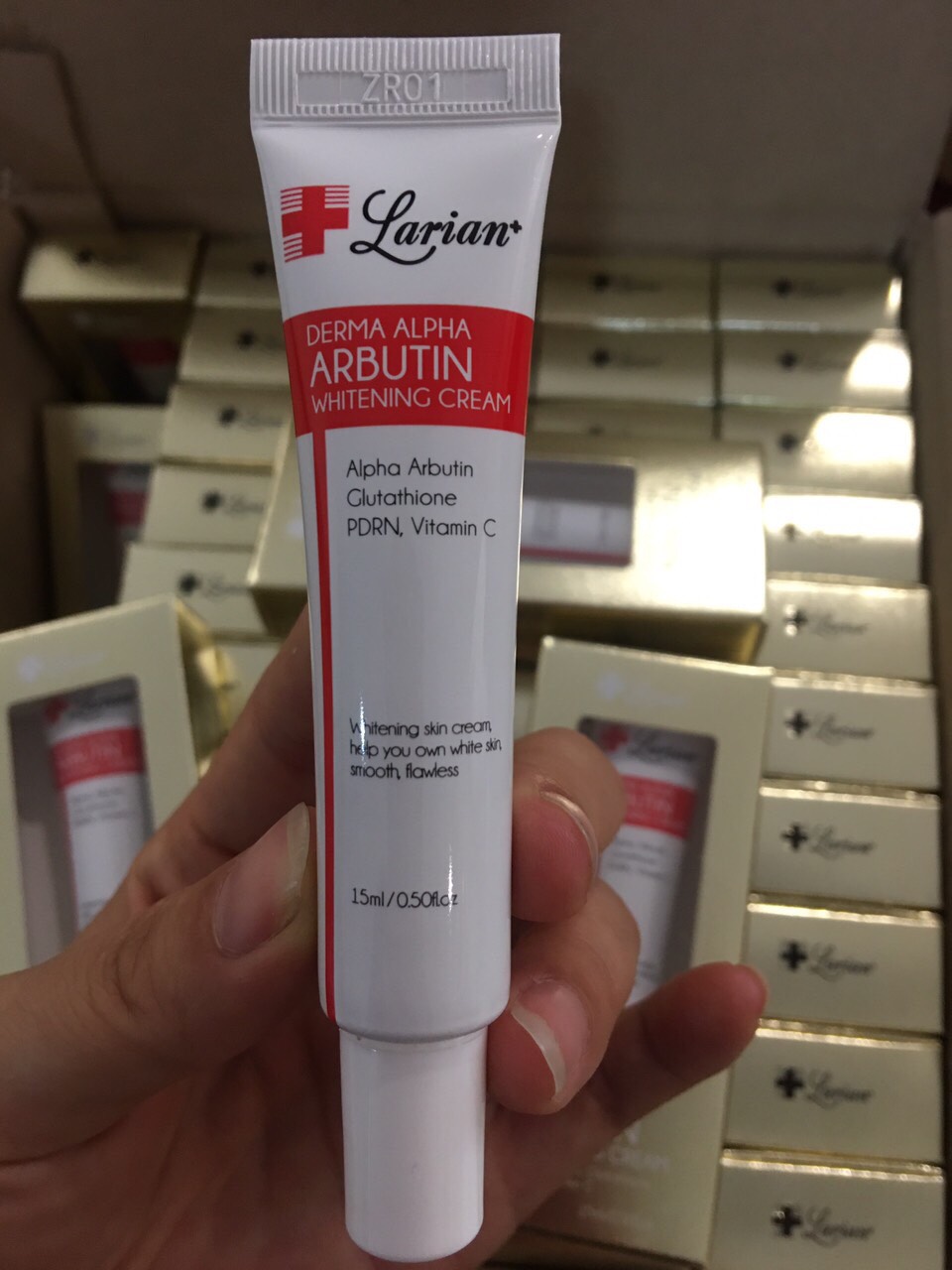 Kem Anpha Arbutin Whitening Larian (làm mờ thâm nám, kích trắng, làm đồng đều màu da)