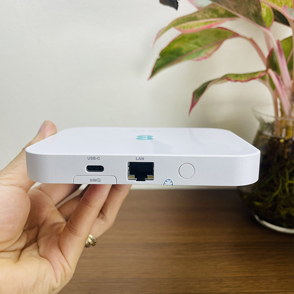 Bộ Phát Wifi Cầm Tay 5G 4G Alcatel 5GEE tốc độ 2.33Gb, Pin 6400Mah, Hỗ trợ 2 băng tần, cổng LAN Gigabit, Hàng chính hãng