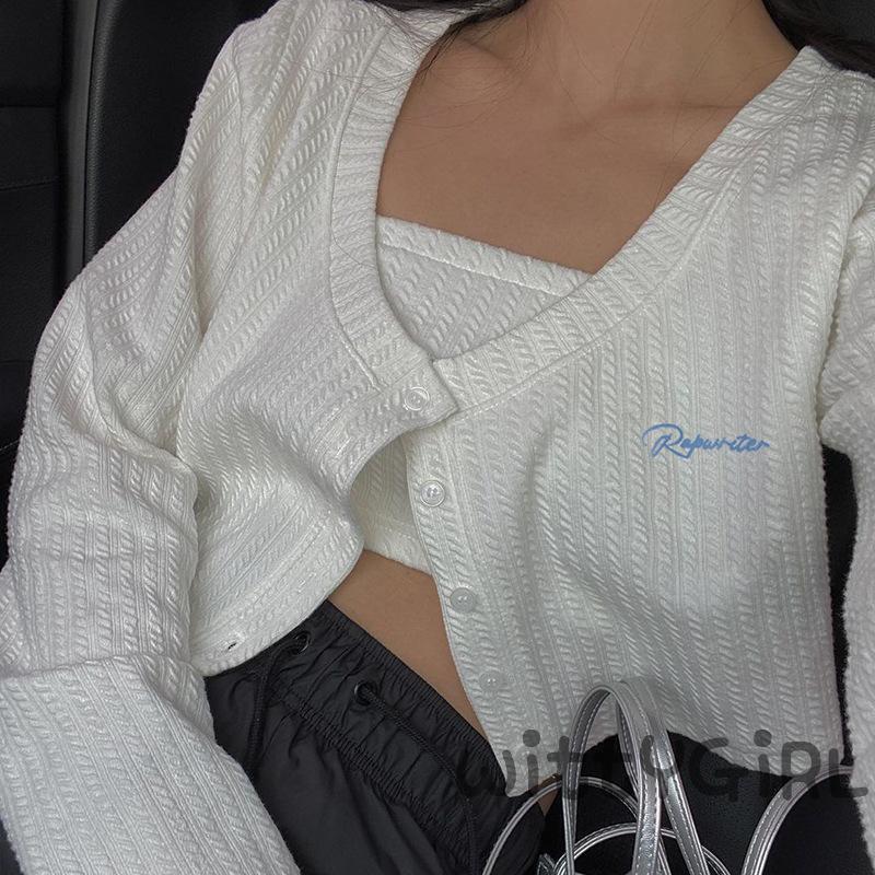Áo croptop dệt kim tay dài thêu chữ phối nút thời trang cho nữ