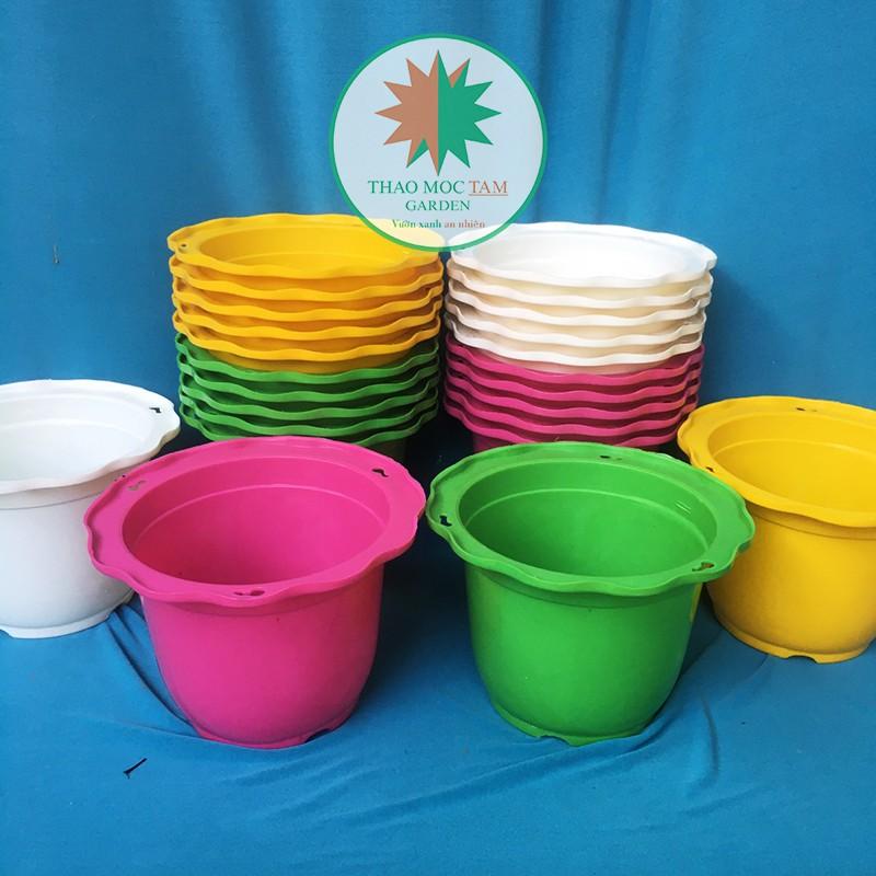 05c Chậu treo 19x13cm viền lượn sóng - Nhựa cứng, dày chắc chắn