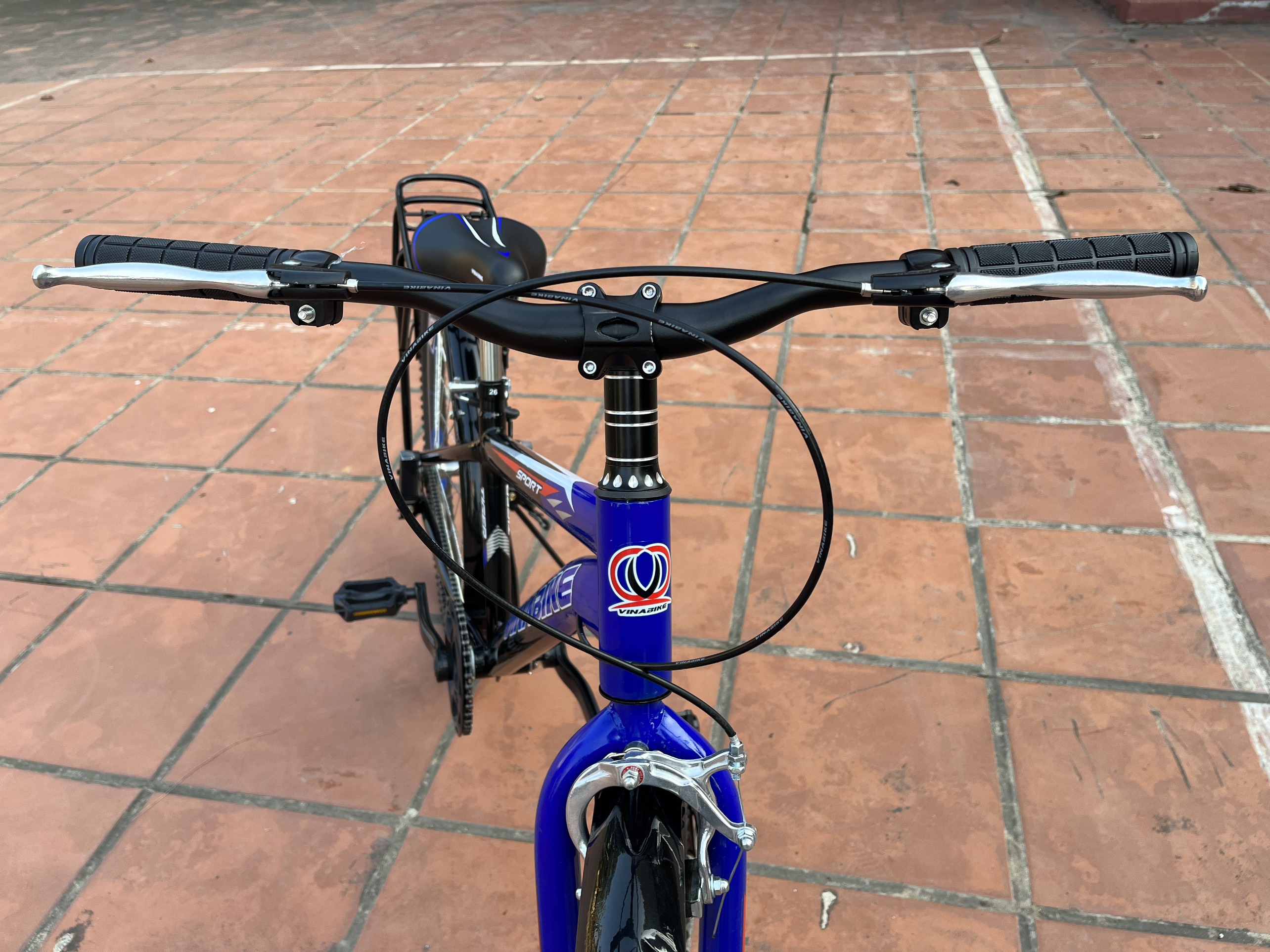 Xe đạp thể thao Vinabike cỡ 26in 3 màu xanh/đỏ/đen, Phù hợp với người cao 1m40 trở lên