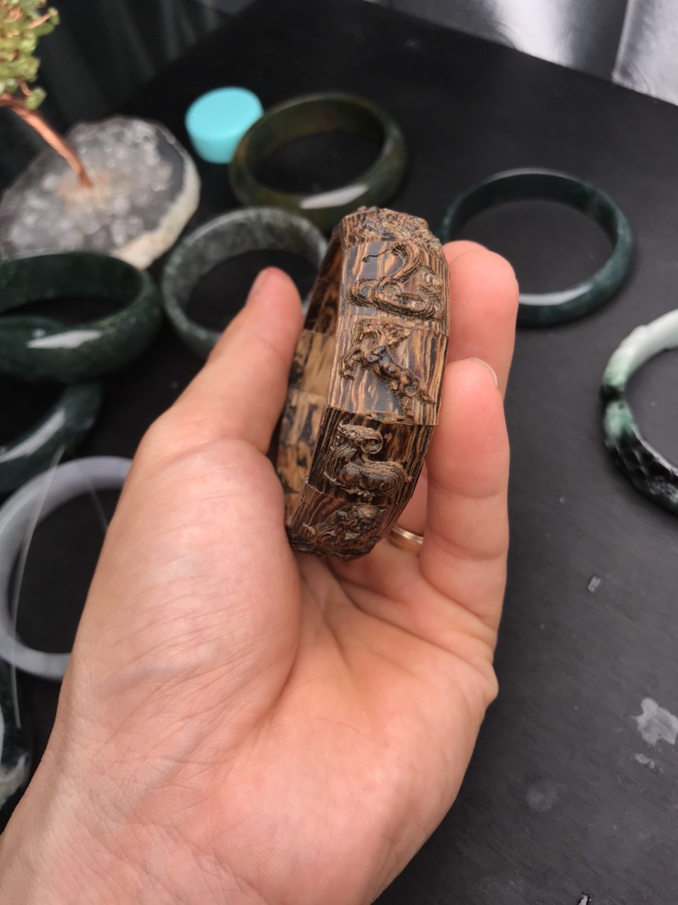 Vòng 12 con giáp trầm hương sánh chìm
