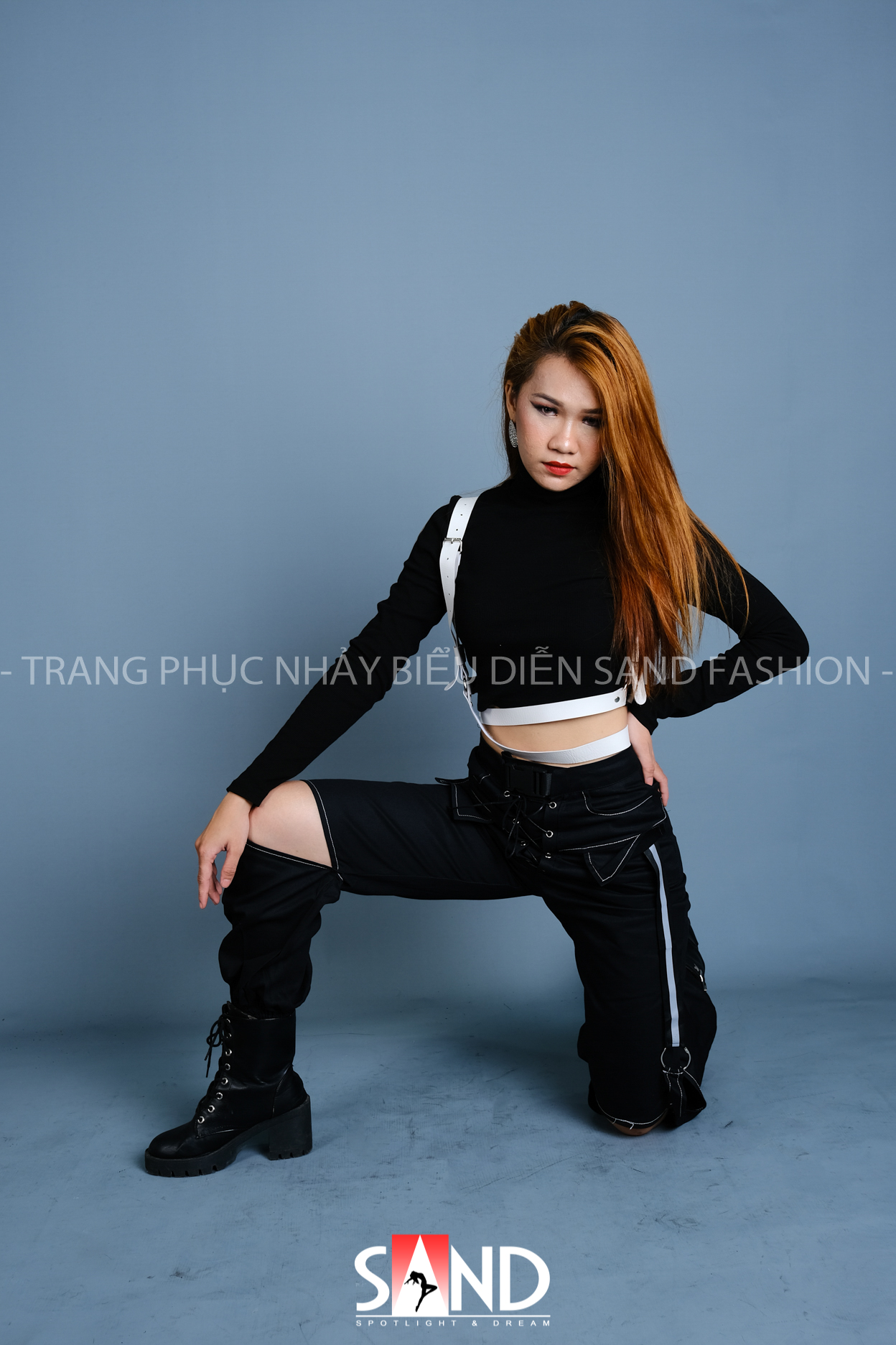 Quần Jean Xẻ Ống Cách Điệu