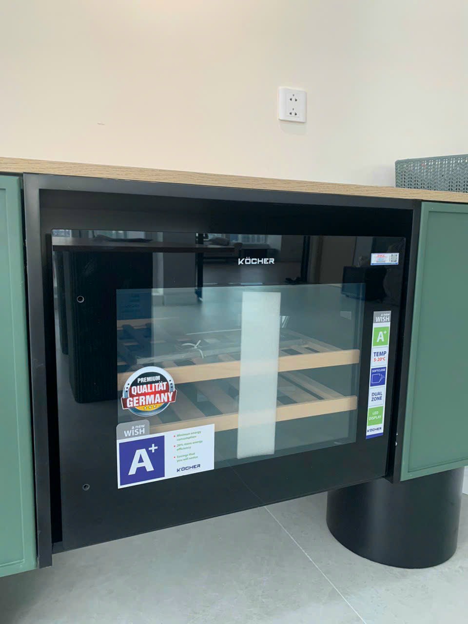 Tủ rượu vang Kocher KWEU-1128B -  Hàng chính hãng