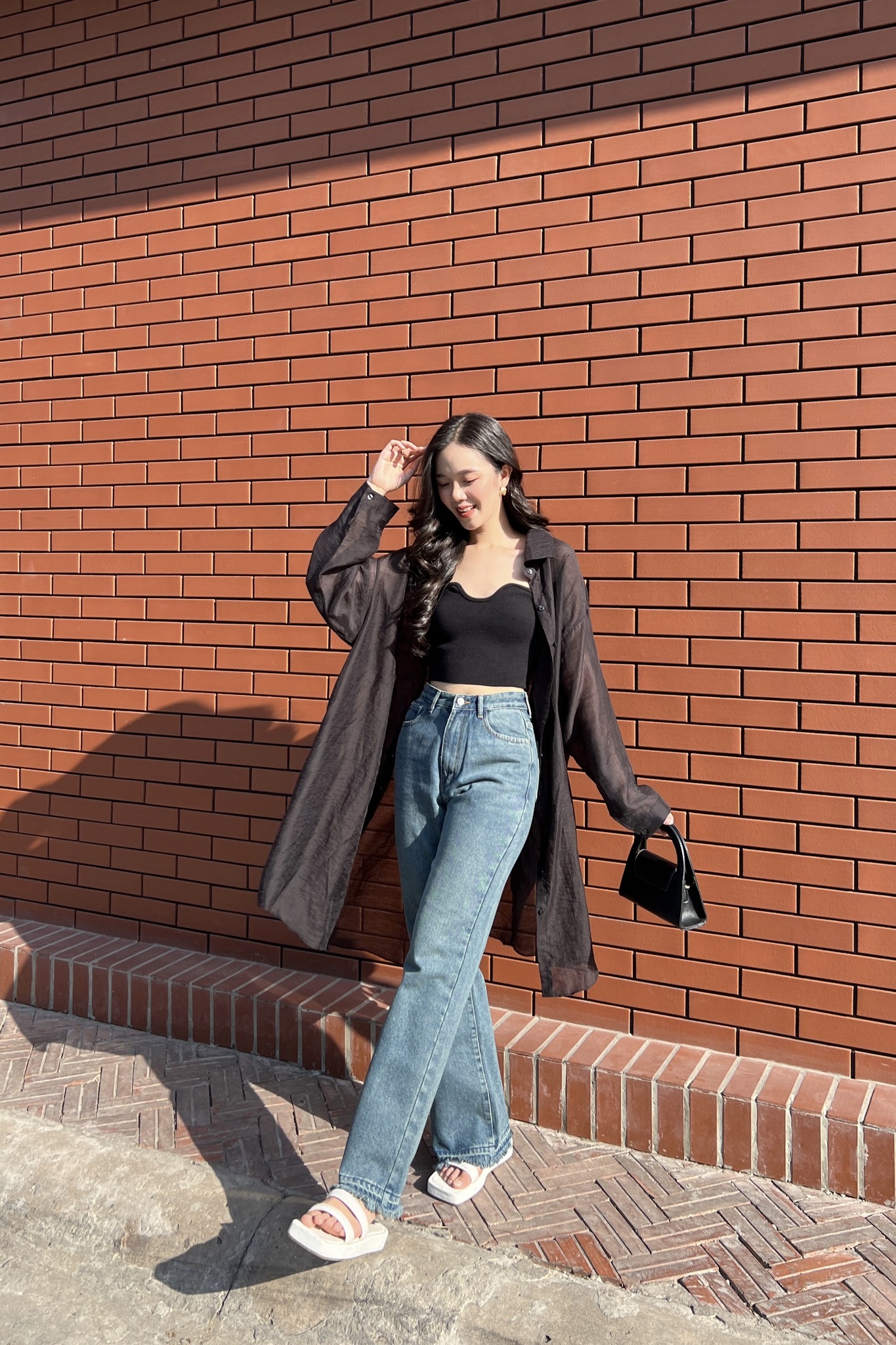 OLV - Áo Chiffon Longline Shirt in Black
