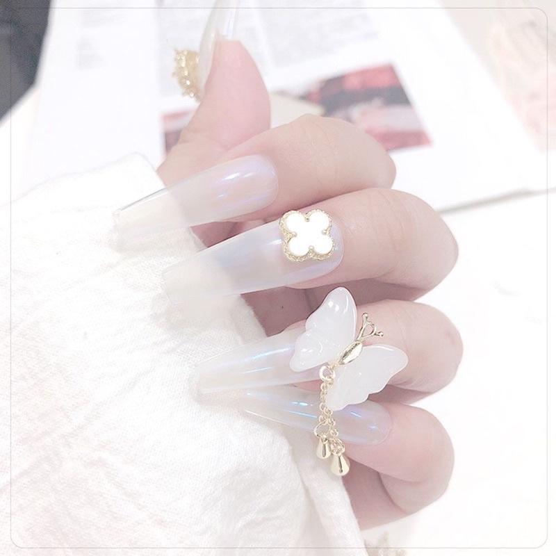 Phụ Kiện Trang Trí Móng Tay Nghệ Thuật Hình Cỏ Bốn Lá 3D Bằng Hợp Kim Màu Trắng Và Đen 4k/1 cái