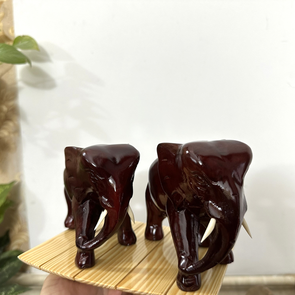 Cặp 2 tượng voi gỗ trang trí phong thủy mang may mắn tài lộc cho gia chủ - Dài 14cm - Gỗ tự nhiên