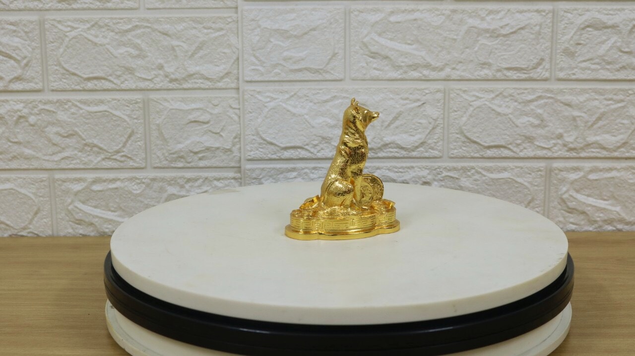 Tượng chó bằng đồng mạ vàng 24K