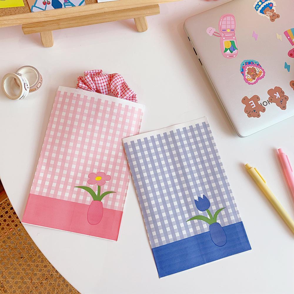 1 Túi Giấy Đựng Quà Họa Tiết Sọc Caro