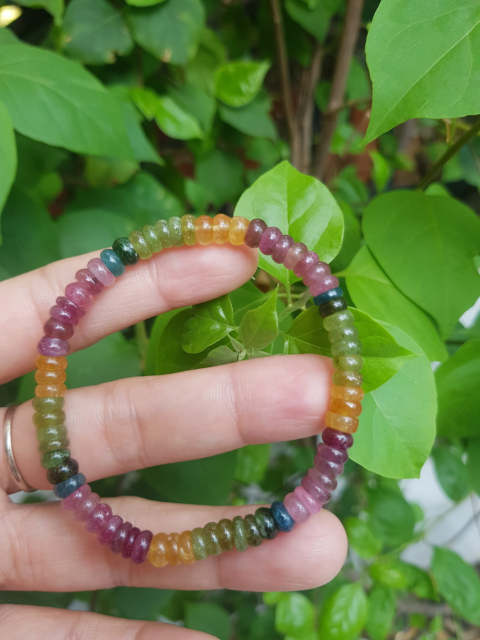 Vòng Tay Phong thủy may mắn Chất liệu Đá Tourmaline bánh xe đẹp tự nhiên màu đẹp Nữ tất cả các mệnh đeo vừa đẹp vừa xinh tốt cho sức khỏe ạ