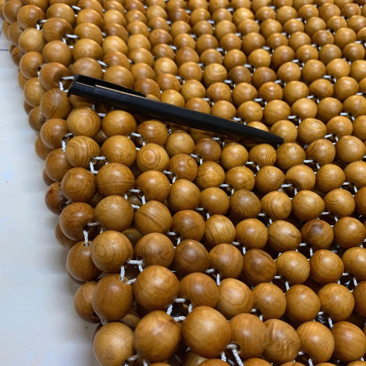 Chiếu Hạt Gỗ Pơ Mu Cao Cấp - Kích Thước 2,2mx2m hạt 1.8cm ( video , hình thật )