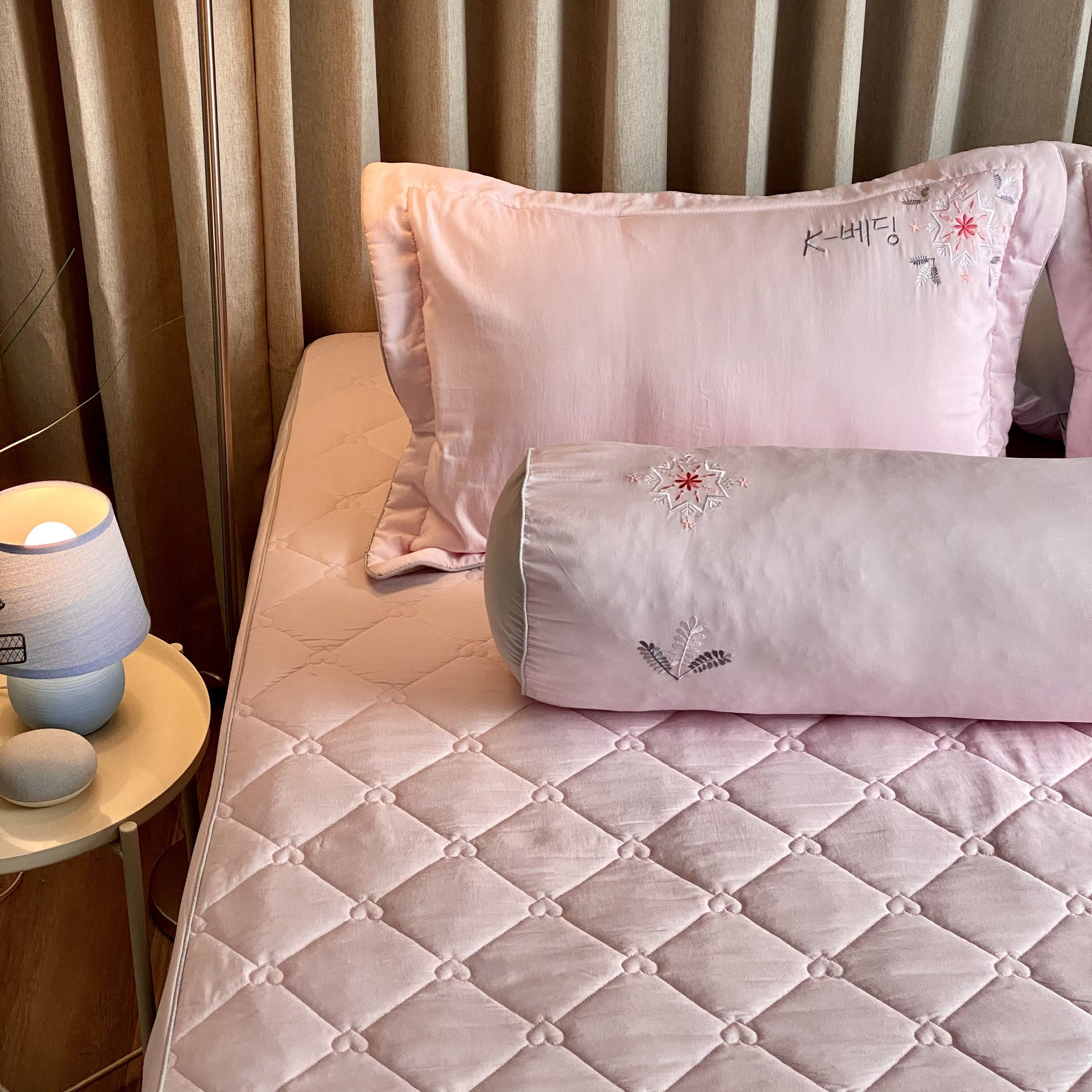 Bộ ga giường chần bông KBedding by Everon KMTS 101 Microtencel Hồng đất