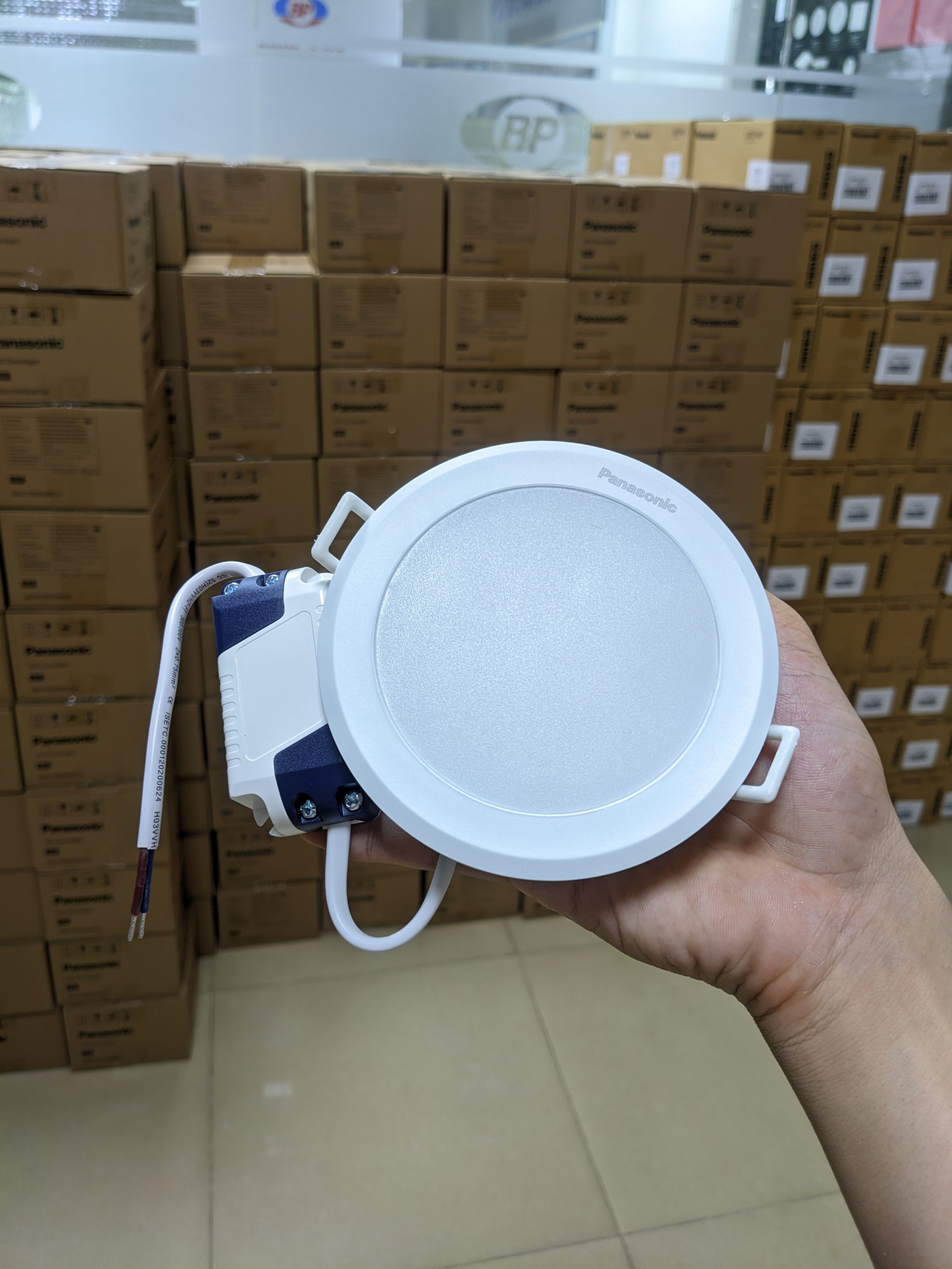 Đèn LED âm trần Downlight Đổi màu Panasonic DN 2G Công suất (9W,12W,15W)