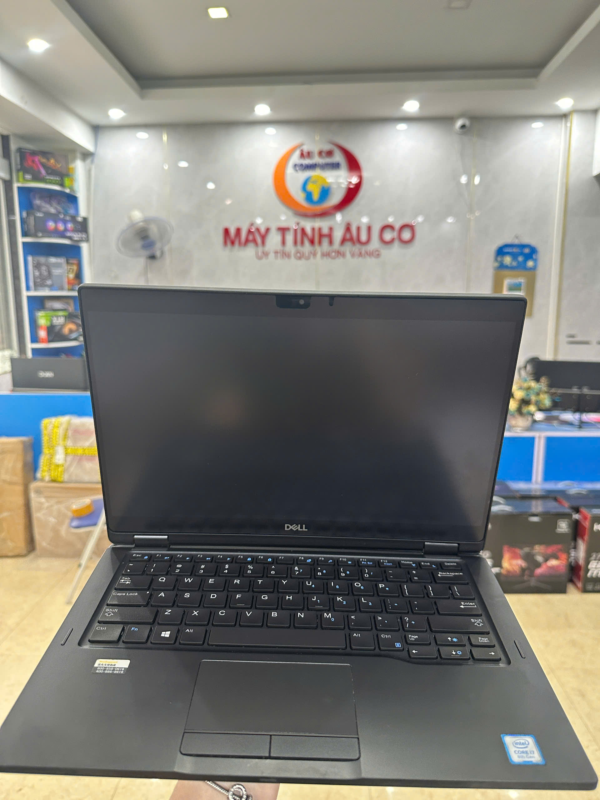 Dell Latitude 7390 2in1 | Core i7, RAM 16GB, SSD 512G, 13.3inch Full HD, màn cảm ứng - Hàng chính hãng