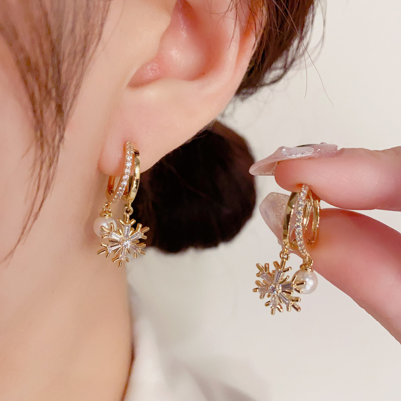 BÔNG TAI HÌNH BÔNG TUYẾT MẠ VÀNG 14K