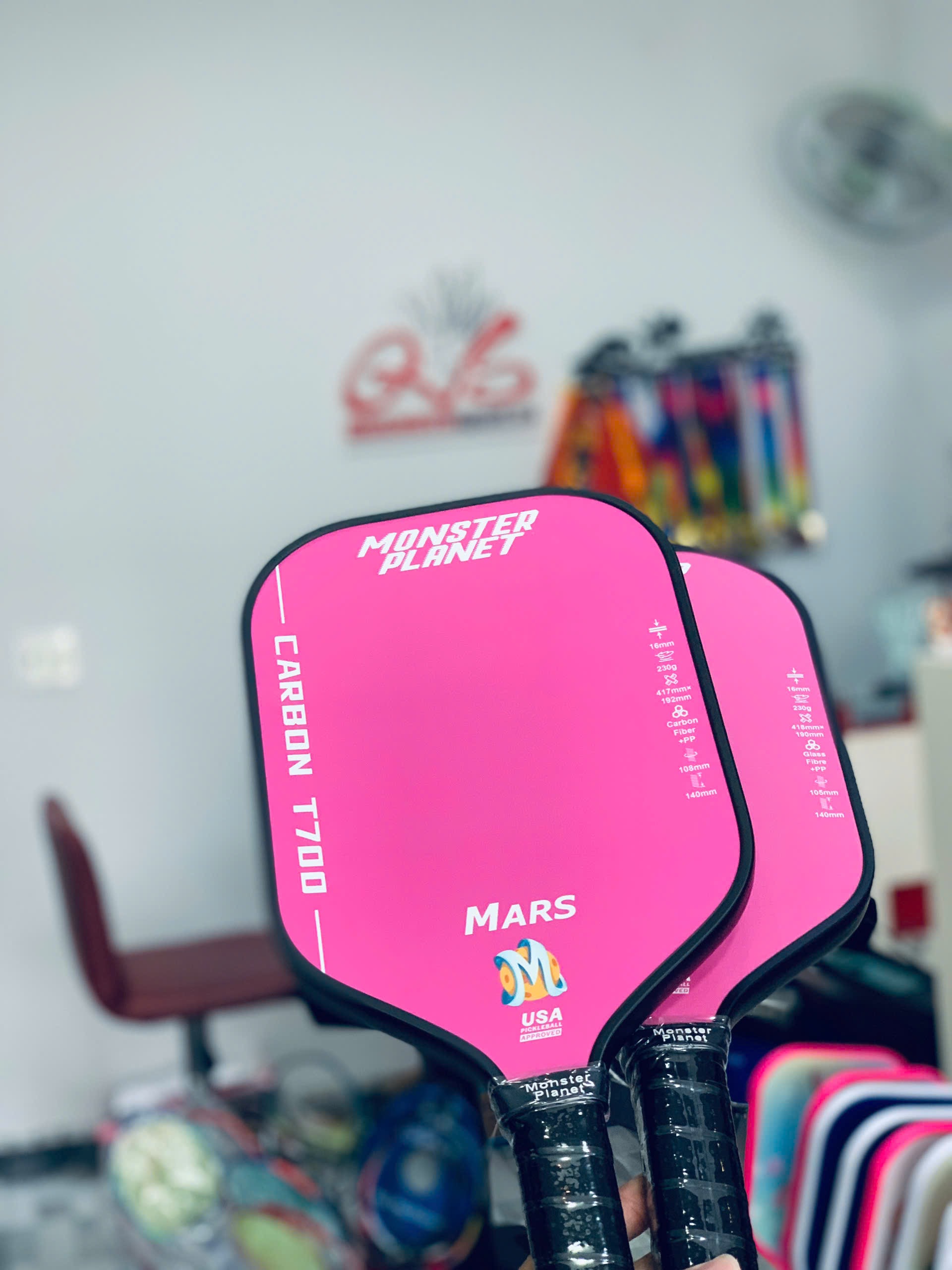￼Fee ship 1 Vợt Pickleball Mars Chuyên Nghiệp USAPA Approved. Raw Carbon T-700 Nhám, Hỗ Trợ Xoáy và Kiểm soát bóng