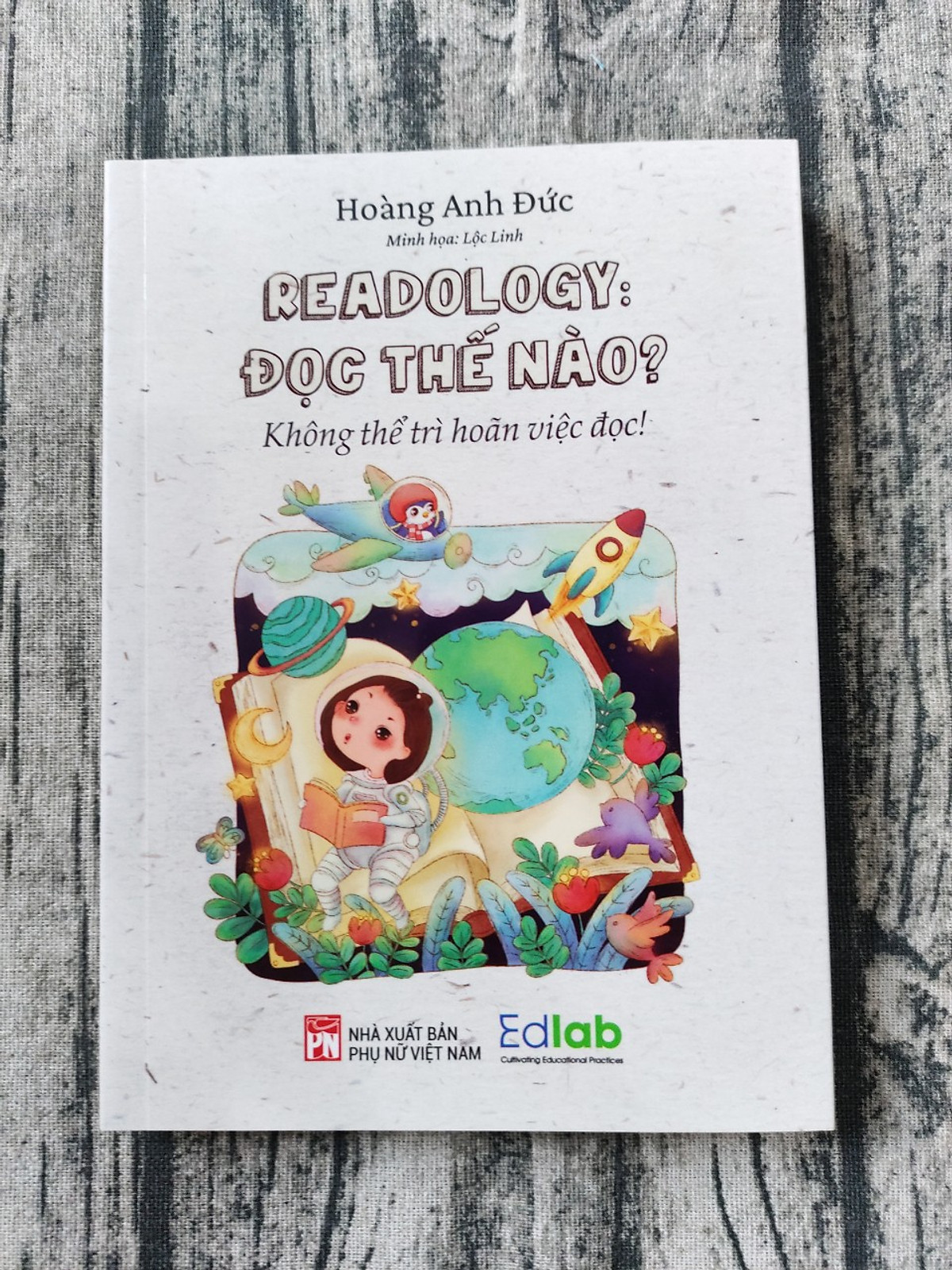 Readology: Đọc Thế Nào?