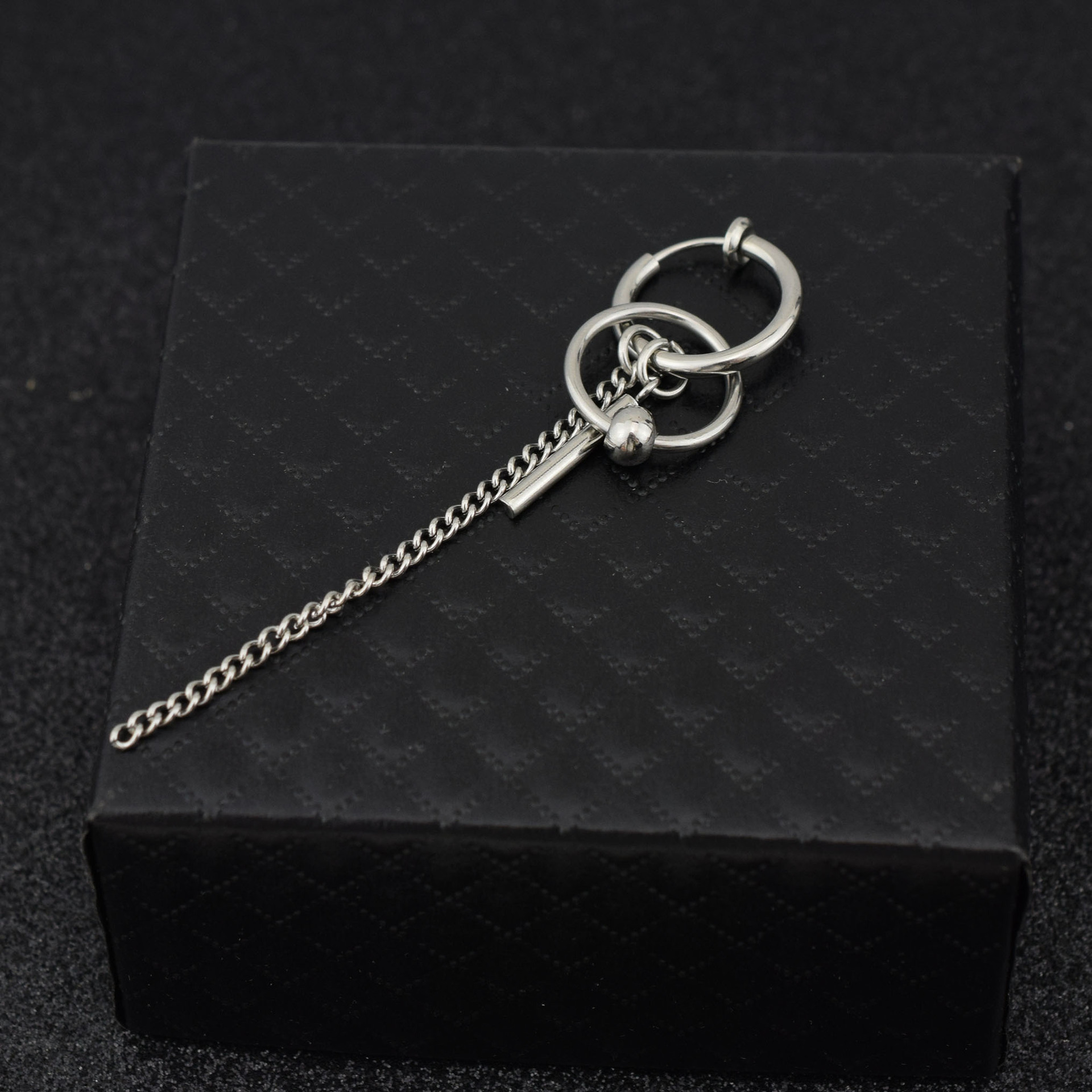 Bông tai unisex thanh ngắn siêu cool không lo đụng hàng