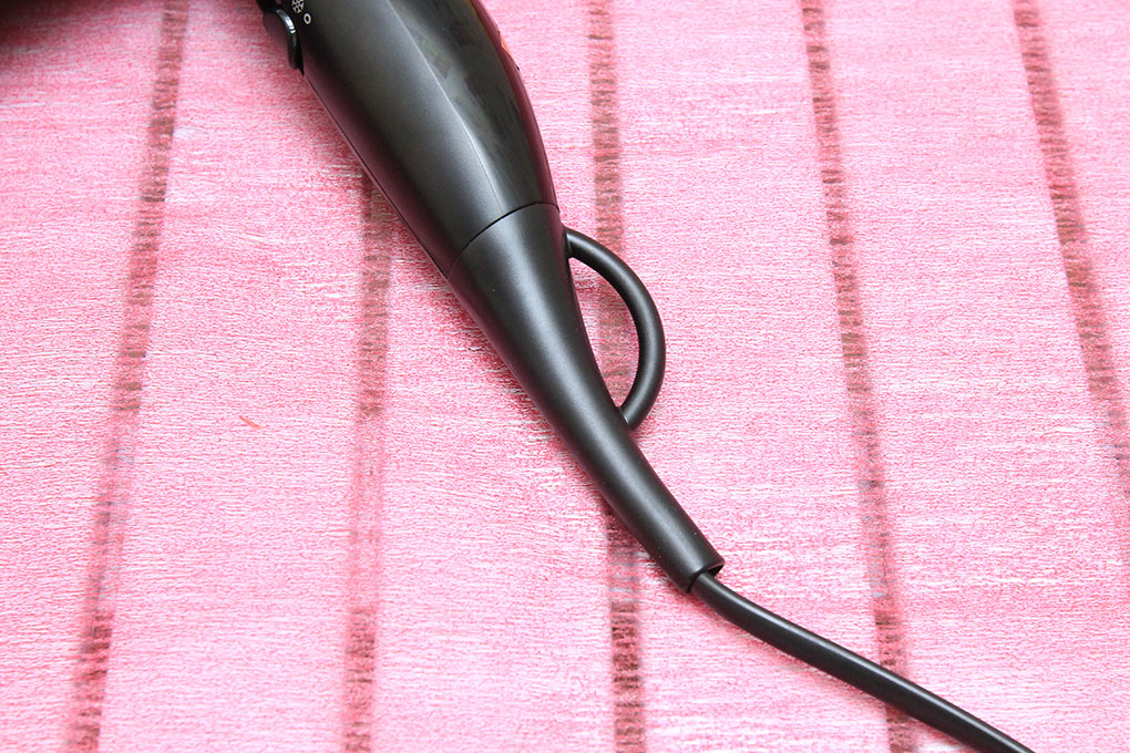 Máy sấy tóc Philips BHD004