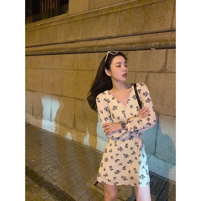 Váy hoa nhí cổ V