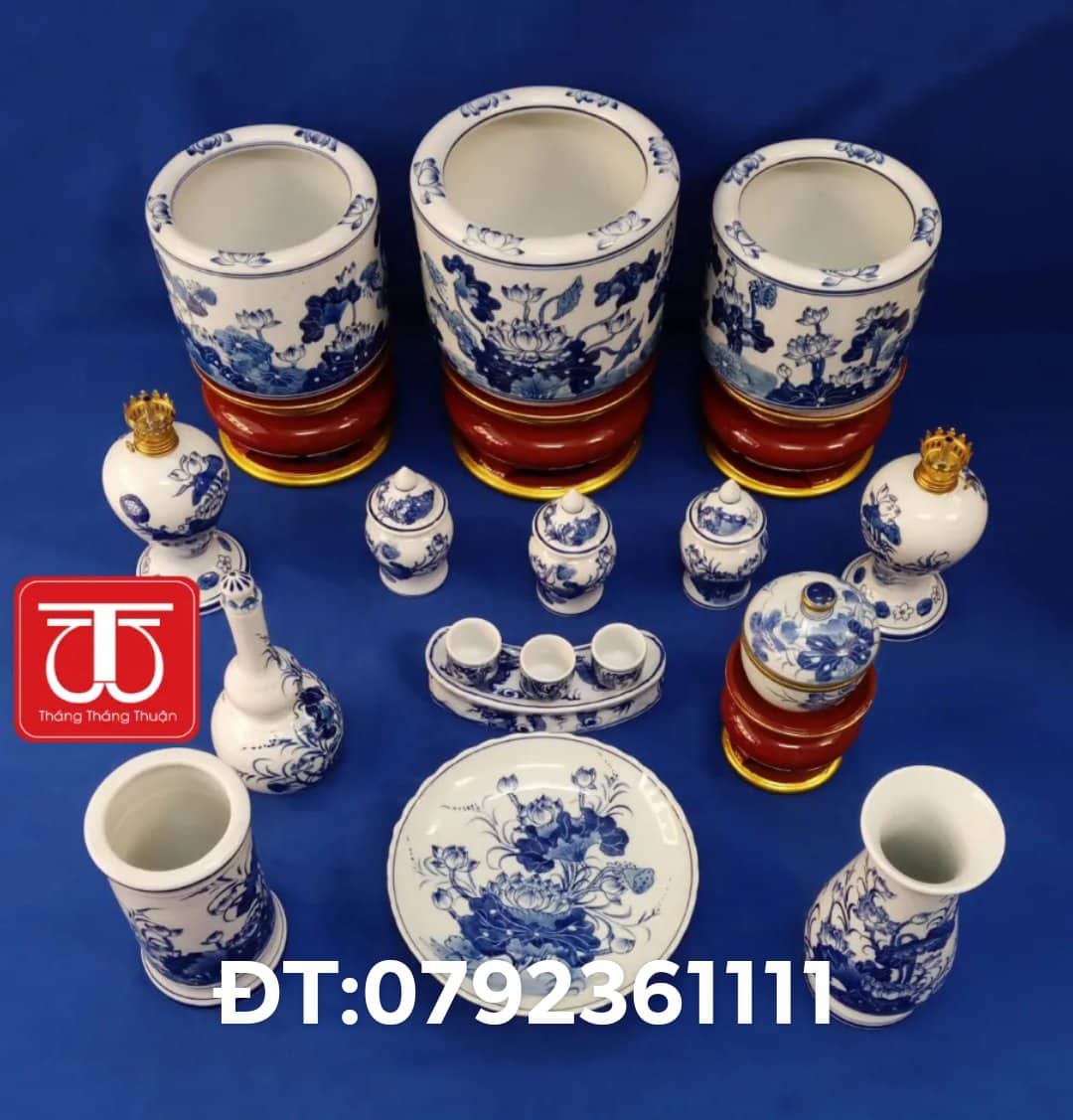 BỘ BÁT HƯƠNG VẼ SEN .ĐẾ GỖ SƠN SON THẾP VÀNG