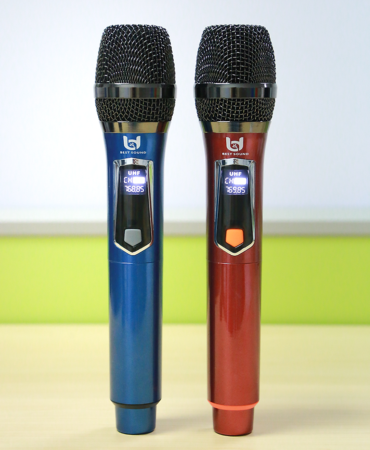 Bộ 2 Micro Karaoke Không Dây Cực Hay W108 - Kết Nối Xa - Hút Âm Cực Tốt - Hát Cực Nhẹ - Tần Số VHF, nhập khẩu