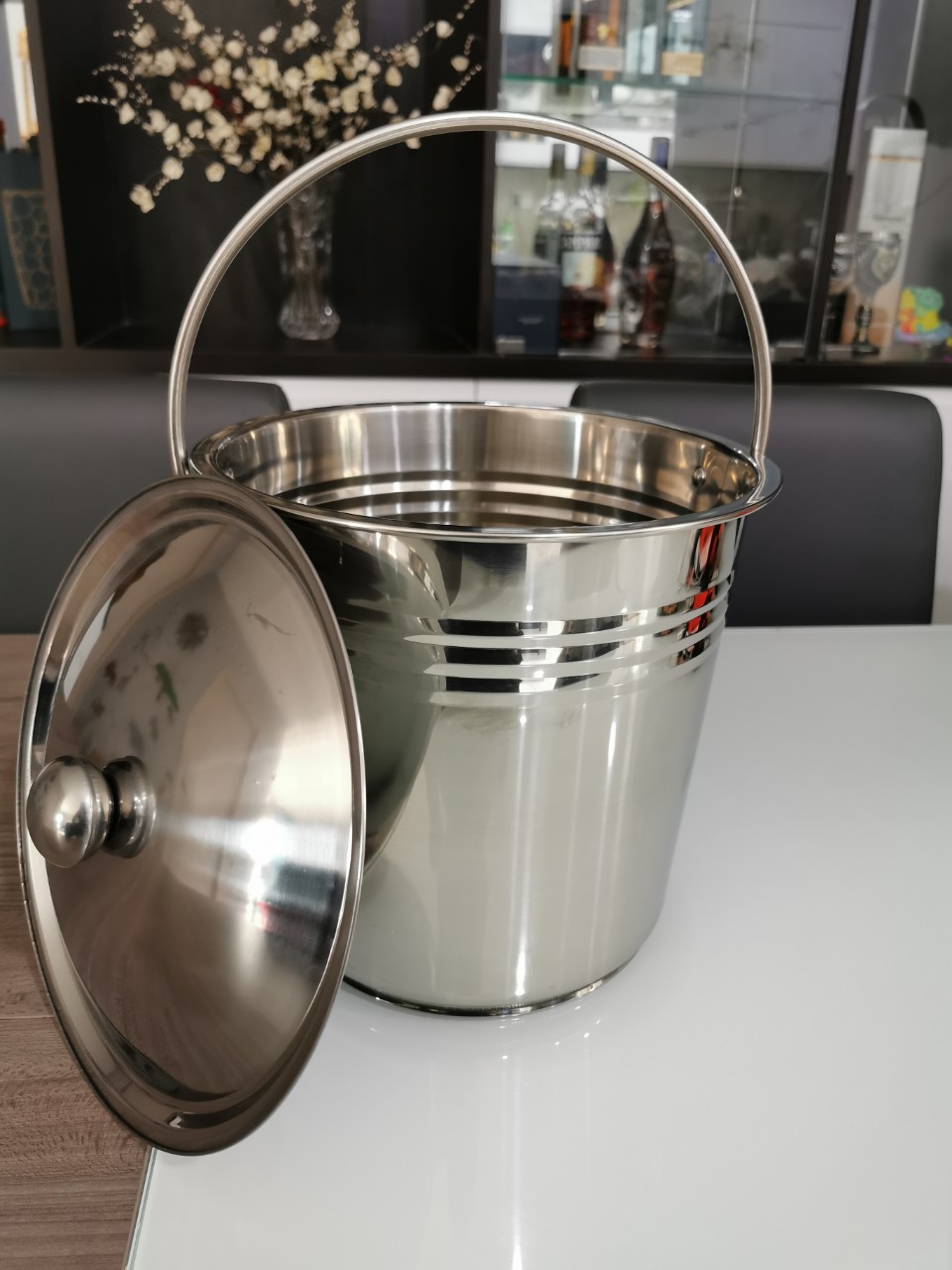 XÔ INOX ĐỰNG NƯỚC LÈO/ ĐỰNG ĐÁ CÓ NẮP TẶNG 1 LY MIKA