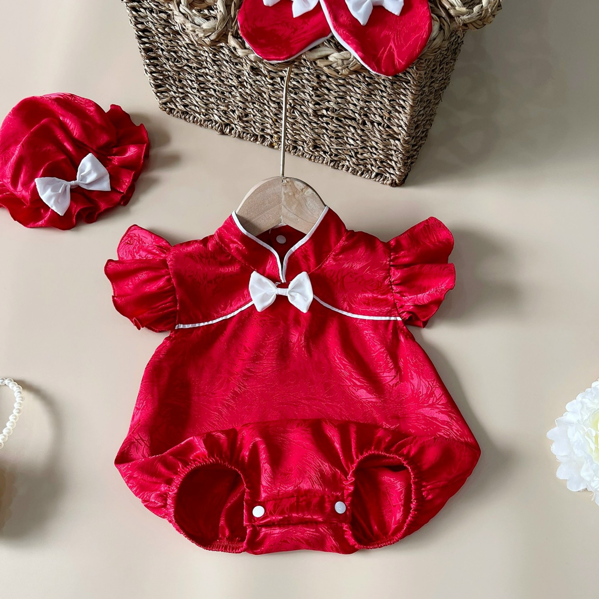 Body Gấm Đỏ Cổ Tàu NHÍM XÙ KIDS Cho Bé Gái Sơ Sinh, Đầy Tháng, Thôi Nôi, Sinh Nhật B068