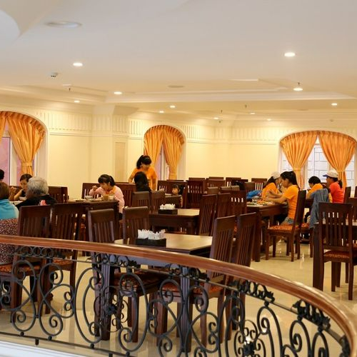 Iris Hotel Đà Lạt 3 *. Bao Gồm Ăn Sáng. Khách Sạn Tại Trung Tâm Thành Phố