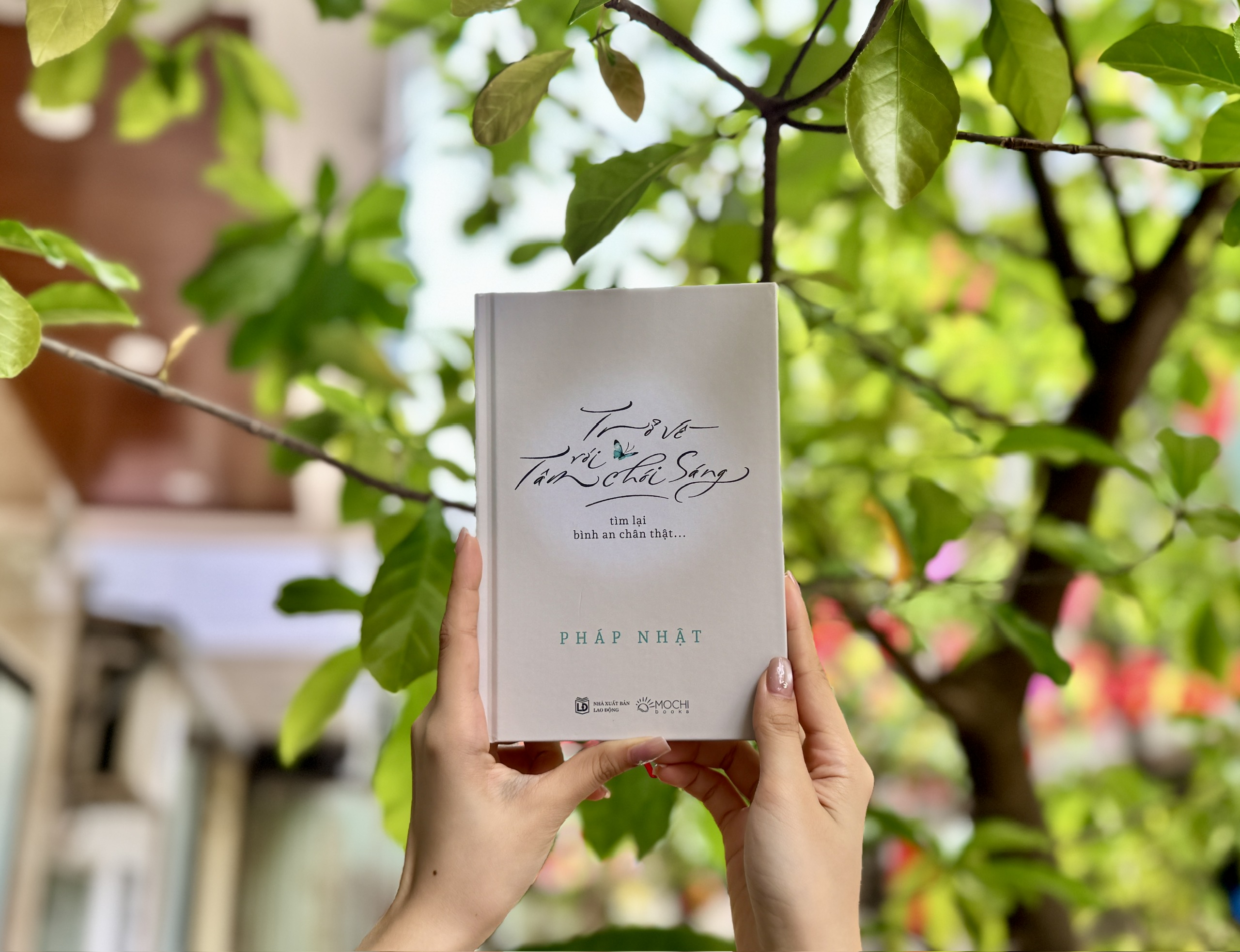 Sách - Trở về với tâm chói sáng