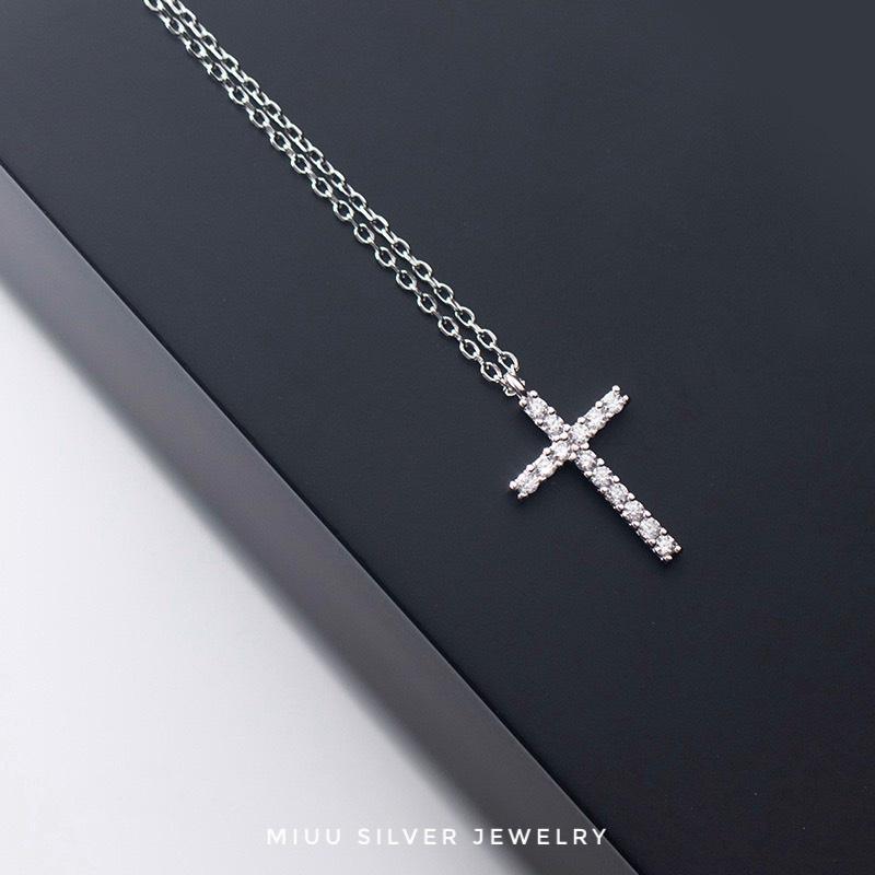 Dây chuyền bạc thập giá Miuu Silver, vòng cổ nữ mặt thánh giá đính đá