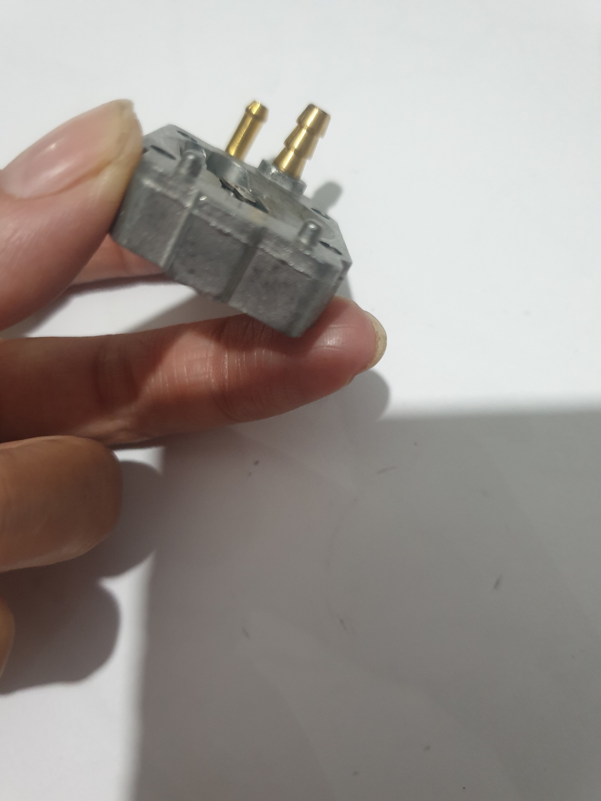 THỚT CHẾ BÌNH XĂNG CON MÁY CẮT CỎ 2 THÌ 260/330/430/143