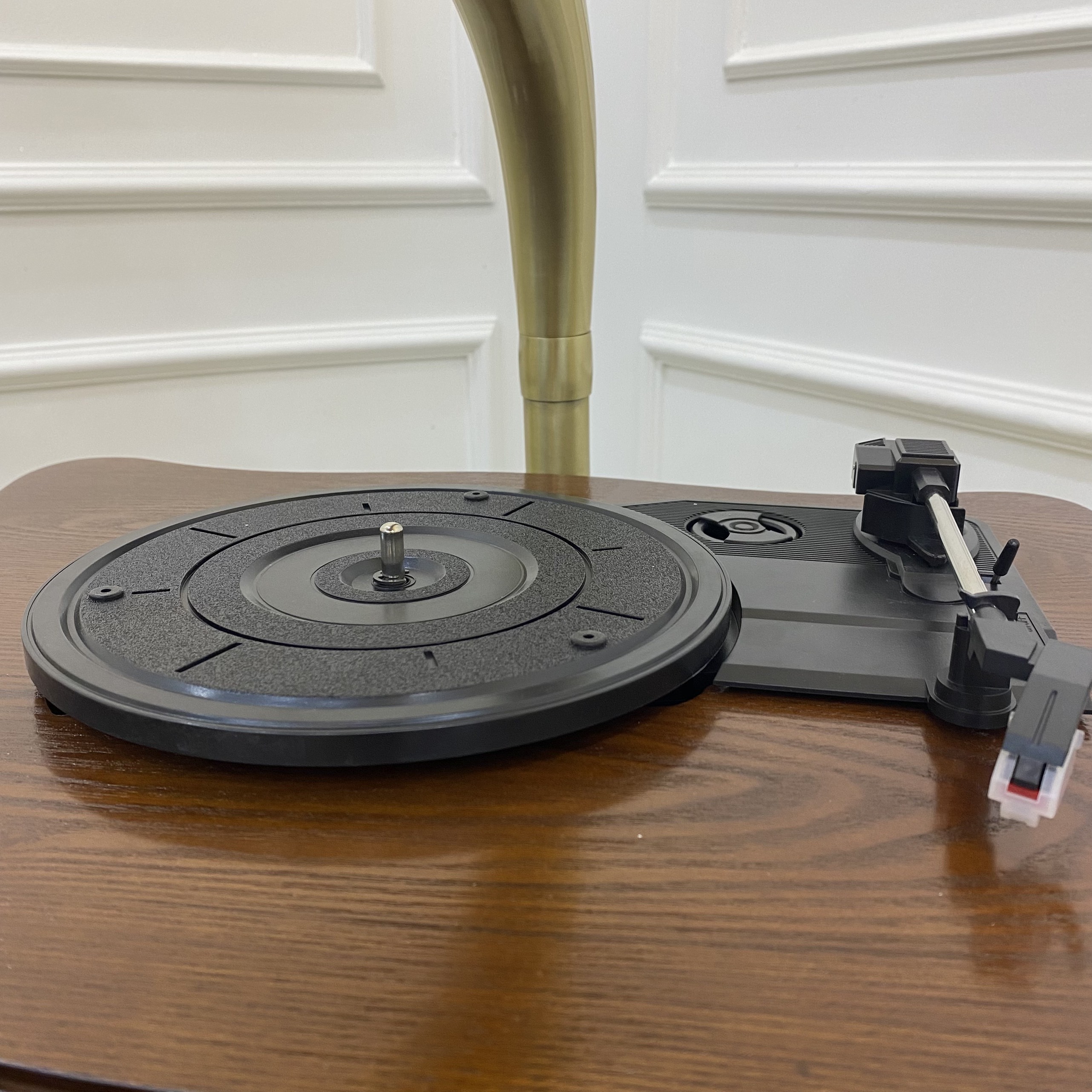 Máy phát nhạc mang phong cách tân cổ điển MPN48