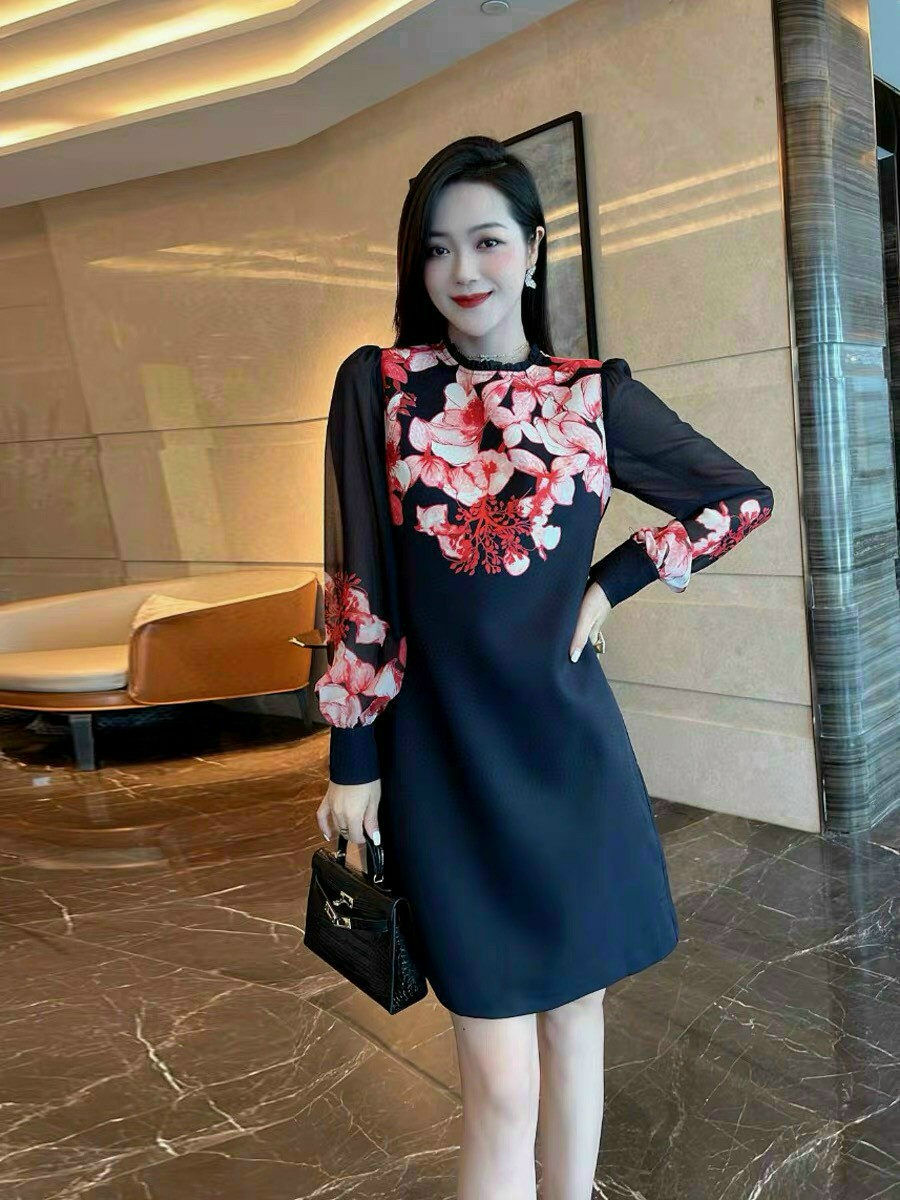 ĐẦM SUÔNG LỤA IN HOA TAY VOAN DÀI