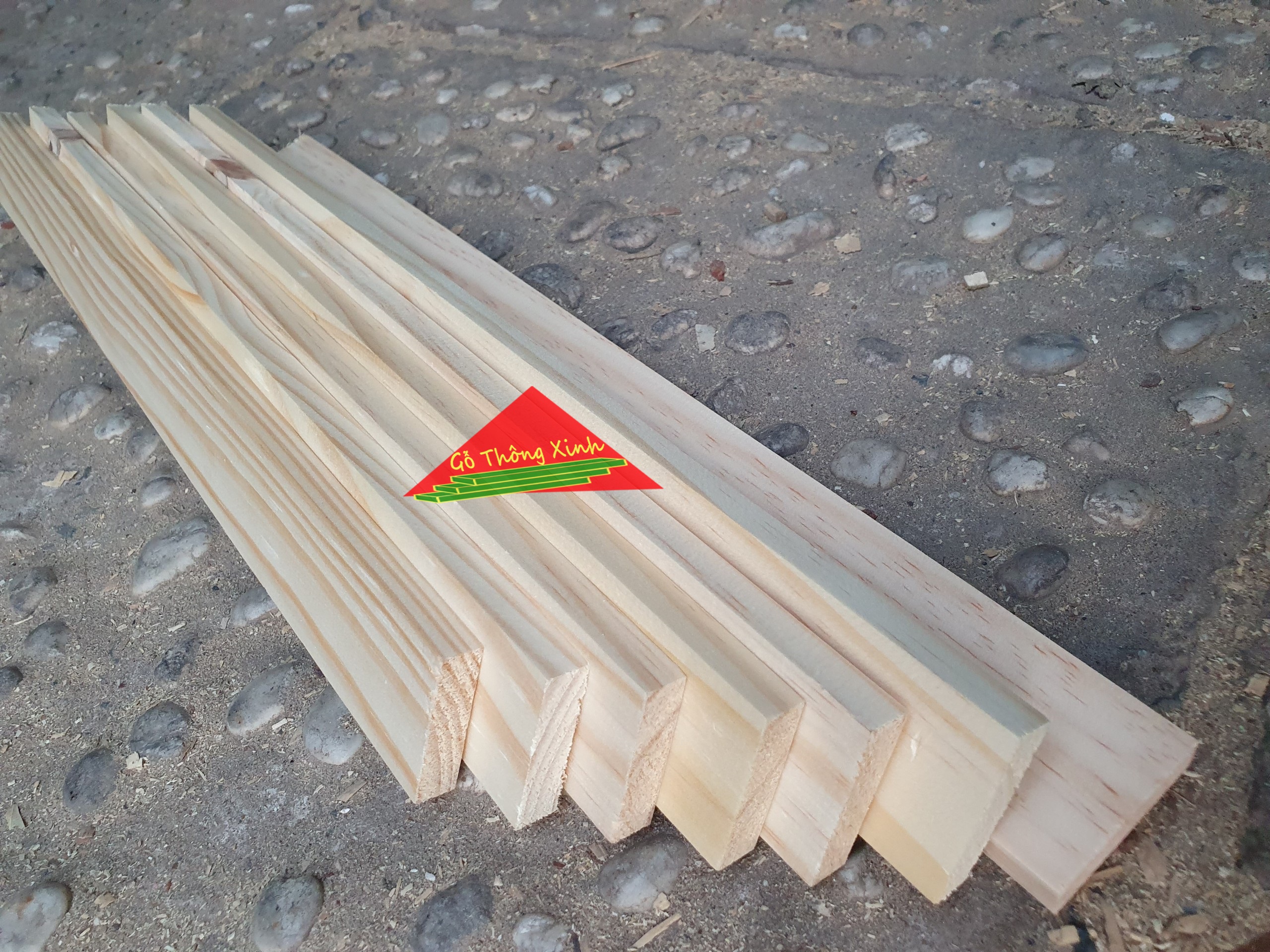 Thanh gỗ thông dày 1cm,rộng 4cm,dài 40cm dùng làm nẹp chỉ, làm thùng gỗ decord, đóng chuồng thú cưng, trang trí,DIY