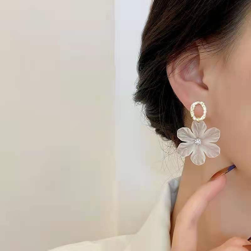 Bông tai nữ xinh xắn, dễ thương hình hoa phong cách thanh lịch Hàn Quốc