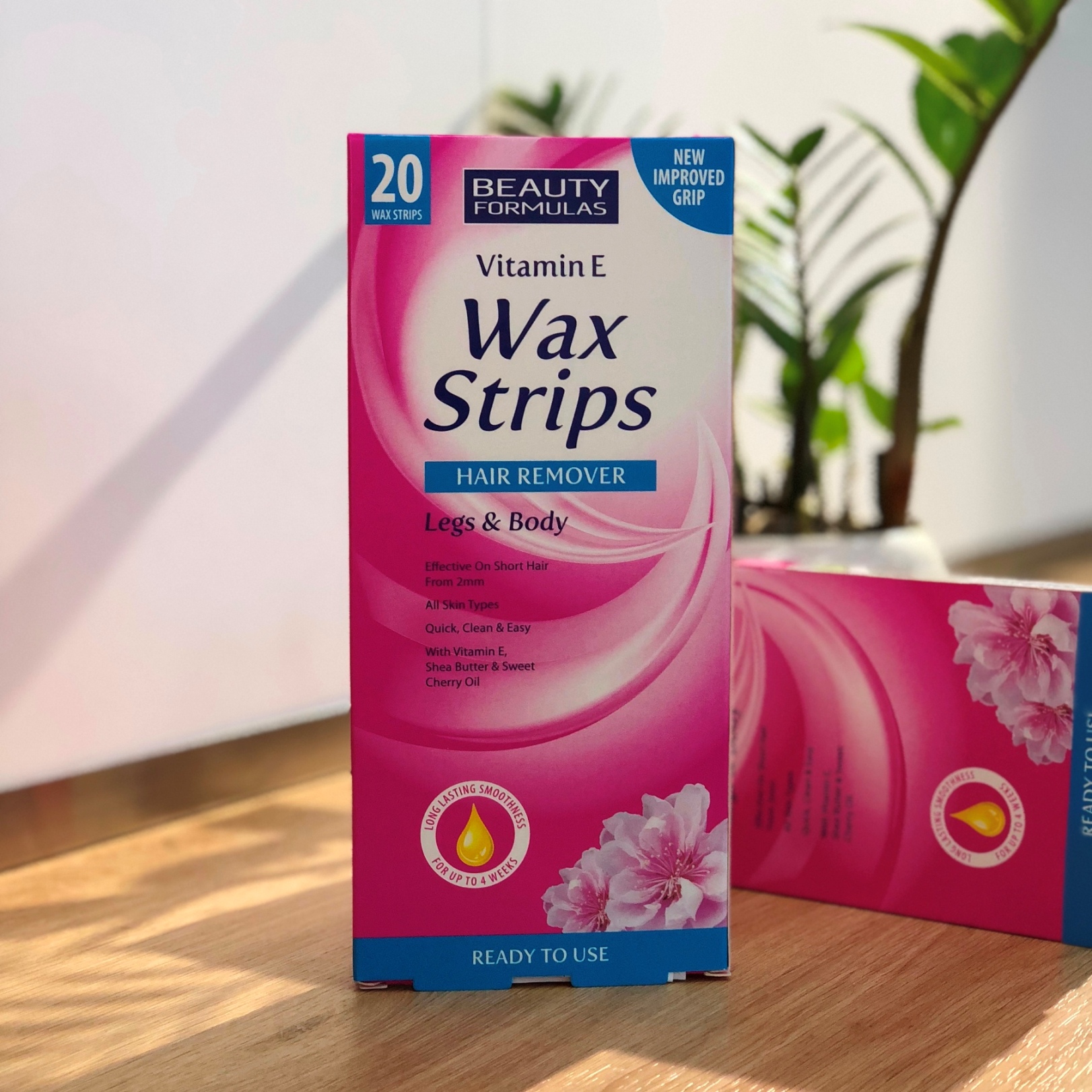 Miếng dán tẩy lông Beauty Formulas Wax Strips Legs and Body - hộp 20 miếng