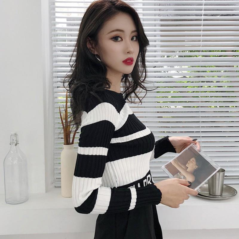 Áo thun nữ tay dài kẻ sọc in chữ phong cách Hàn Quốc