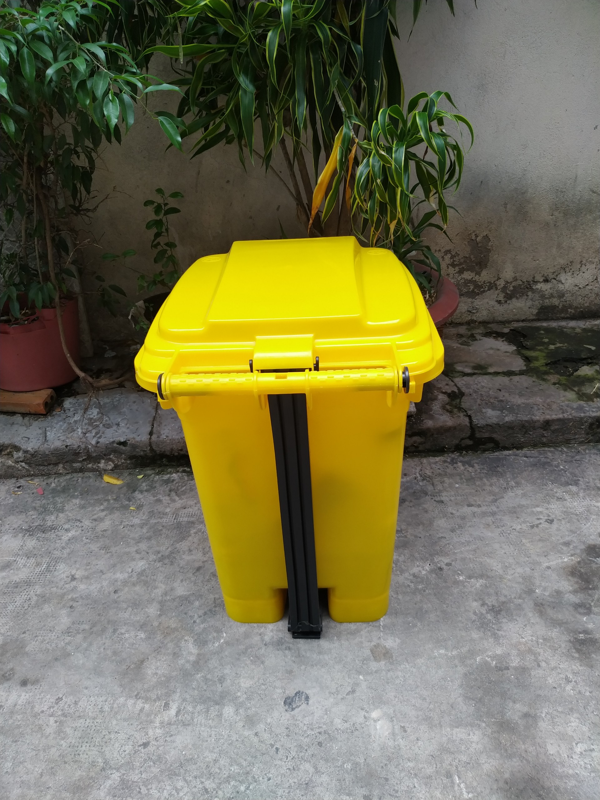 THÙNG RÁC NHỰA 60 lÍT ĐẠP CHÂN