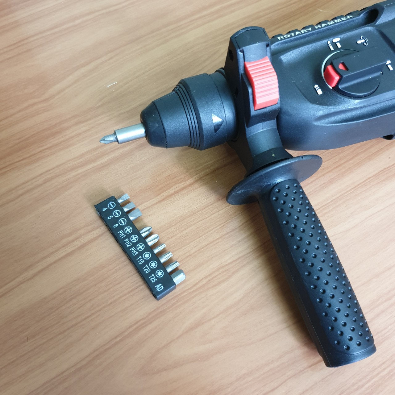 Bộ ty chuyển khoan bê tông thành máy vặn vít kèm phụ kiện