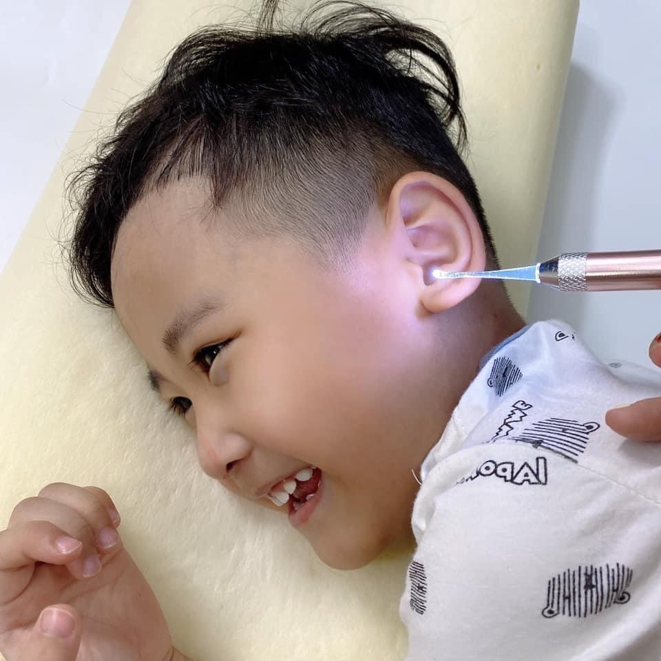 Bộ lấy ráy tai, ngoáy tai có đèn kèm hộp đựng