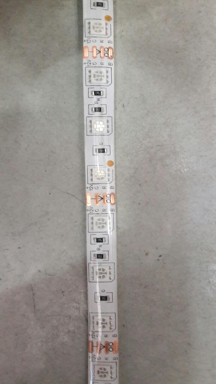 Cuộn dây LED 5M có keo RGB nhấp nháy