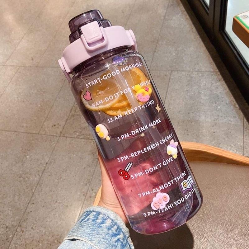 Bình Đựng Nước 2L Dễ Thương Cute Có Vạch Báo Giờ Uống Nước 2000ml  tặng sticker và túi vải hình con Hổ