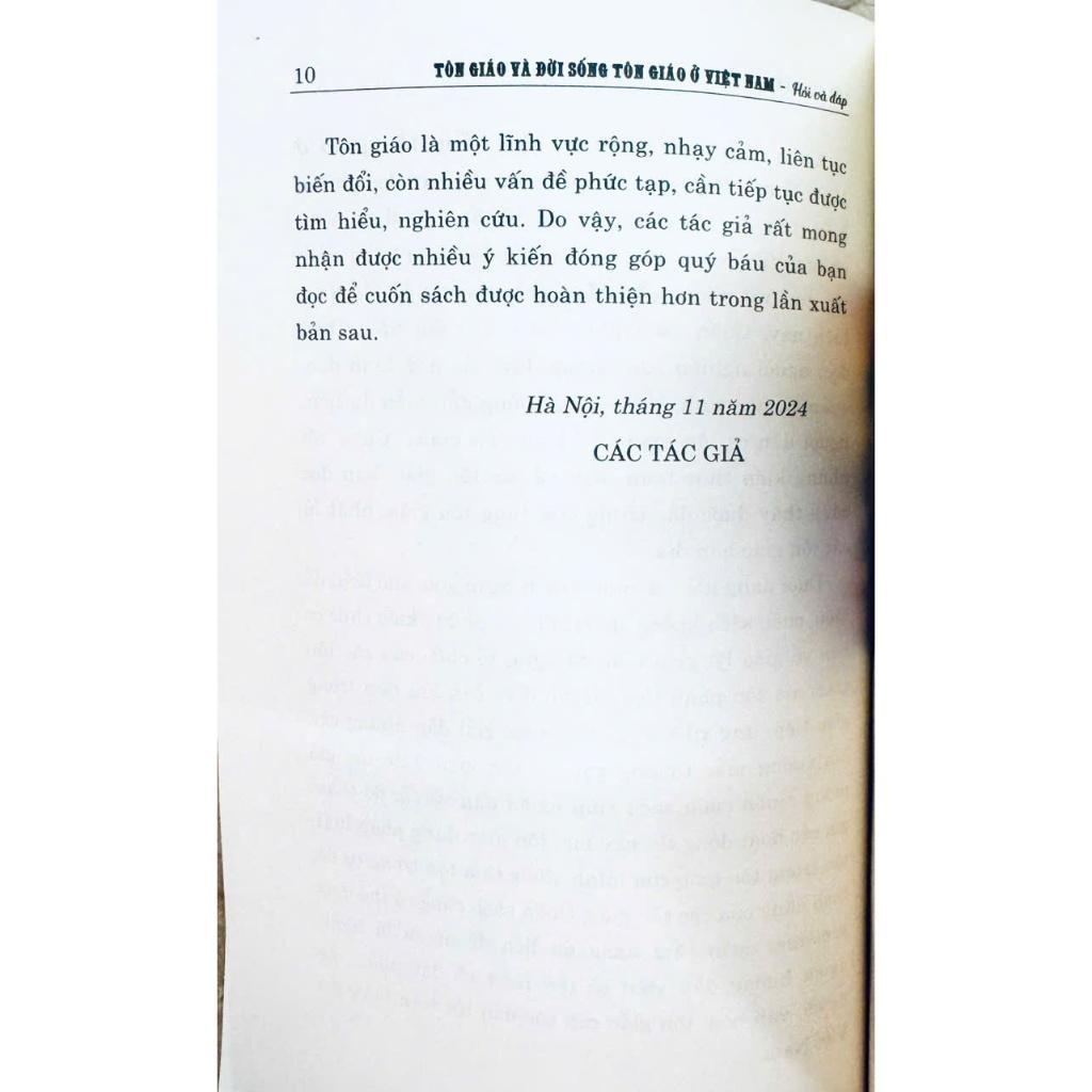 Sách - Tôn Giáo Và Đời Sống Tôn Giáo Ở Việt Nam - Hỏi Và Đáp - NXB Chính Trị Quốc Gia