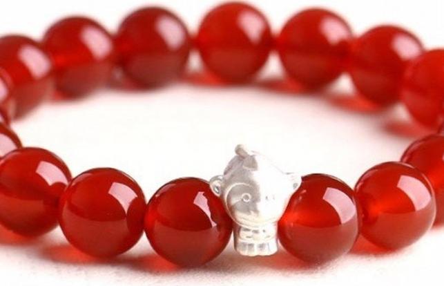 Lắc Tay Mã Não Đỏ Tuổi Thân 10MM