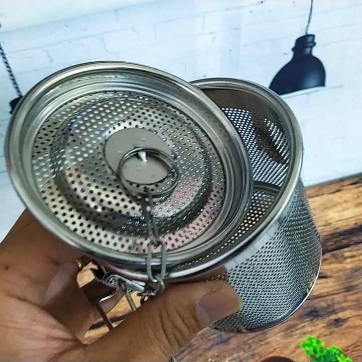 Dụng Cụ Lọc Trà, Lọc Gia Vị INOX Cao Cấp, có móc treo tiện dụng - Size 10cm. Dụng cụ pha chế, chế biến lọc cặn bã xác trà, gia vị thực phẩm NHANH HIỆU QUẢ. Phù hợp cho Nhà hàng Bar, quán ăn, quán nước ĐẲNG CẤP