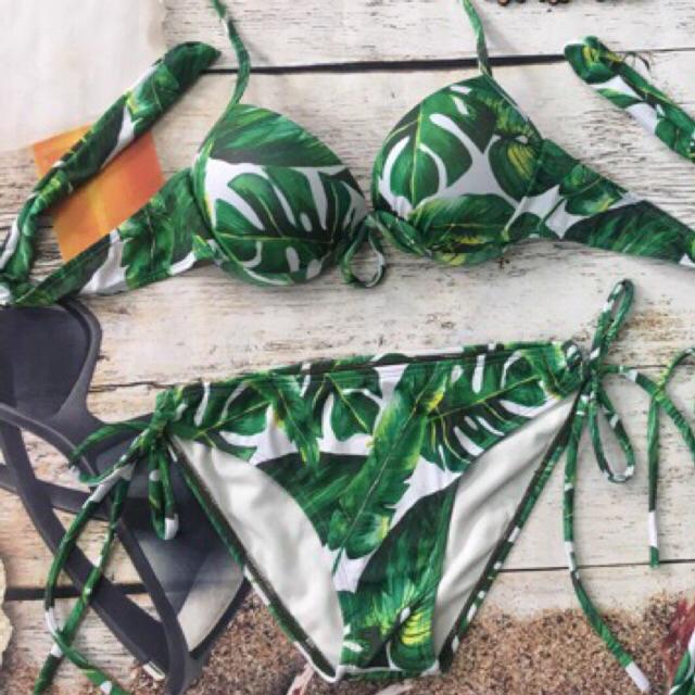 Đồ bơi bikini lá xanh vàng mút dày nâng ngực