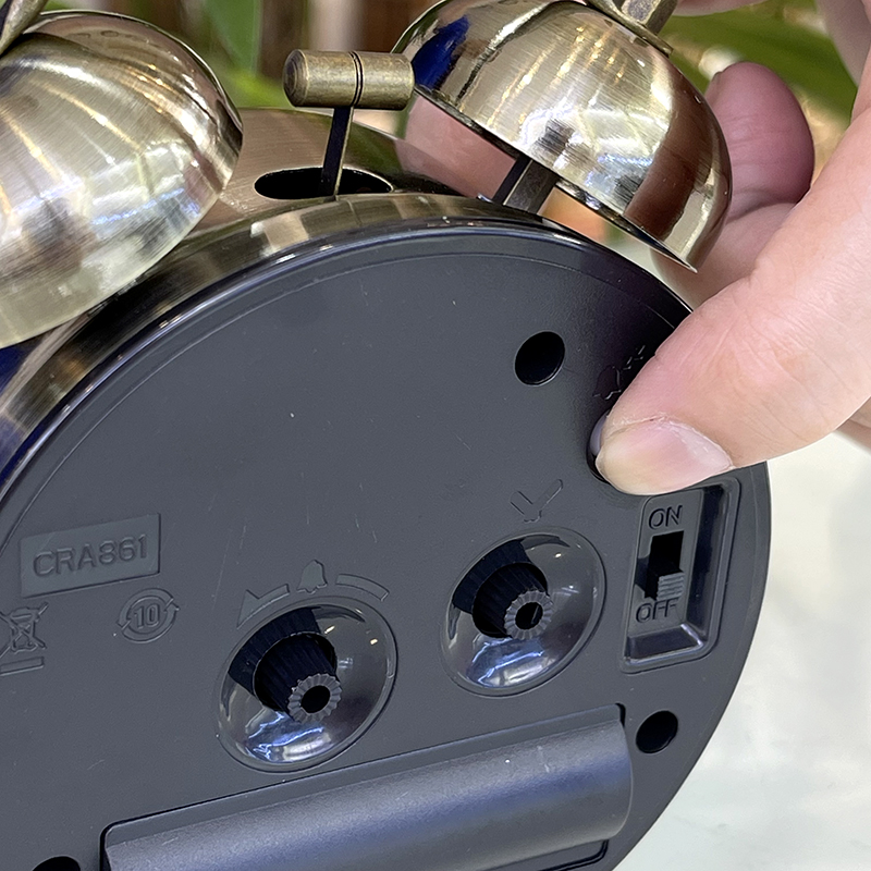 Đồng hồ Rhythm CRA861NR63- Kt 8.7 x 12.7 x 5.0cm, 180g. Vỏ kim loại, dùng PIN.