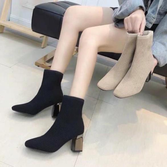 Boots Nữ, Giày Boot Nữ Cao Cổ Gót Vuông 6 Cm Chất Len Êm Hot Trend Cao Cấp AMNZO Hai Màu Đen-Kem Bảo Hành 12 Th